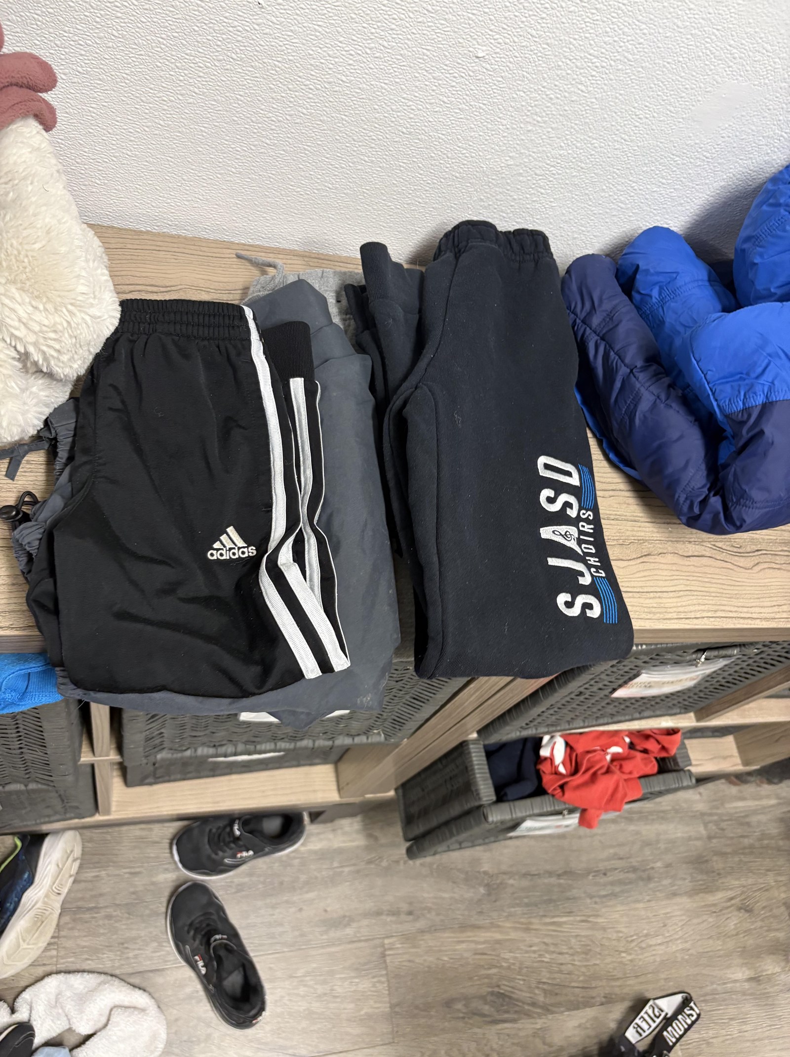 sweaters%203-1.jpg